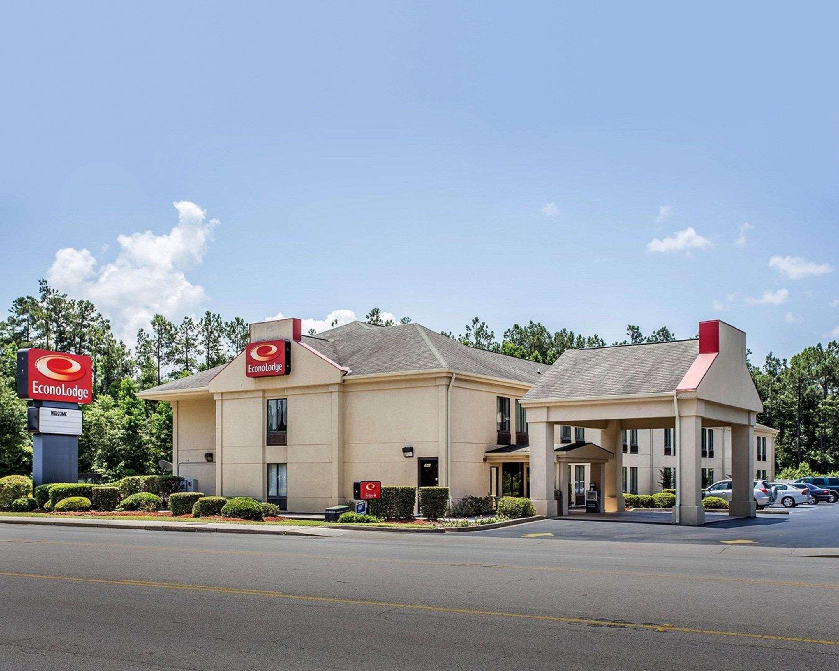 Econo Lodge St. Stephen Exterior photo