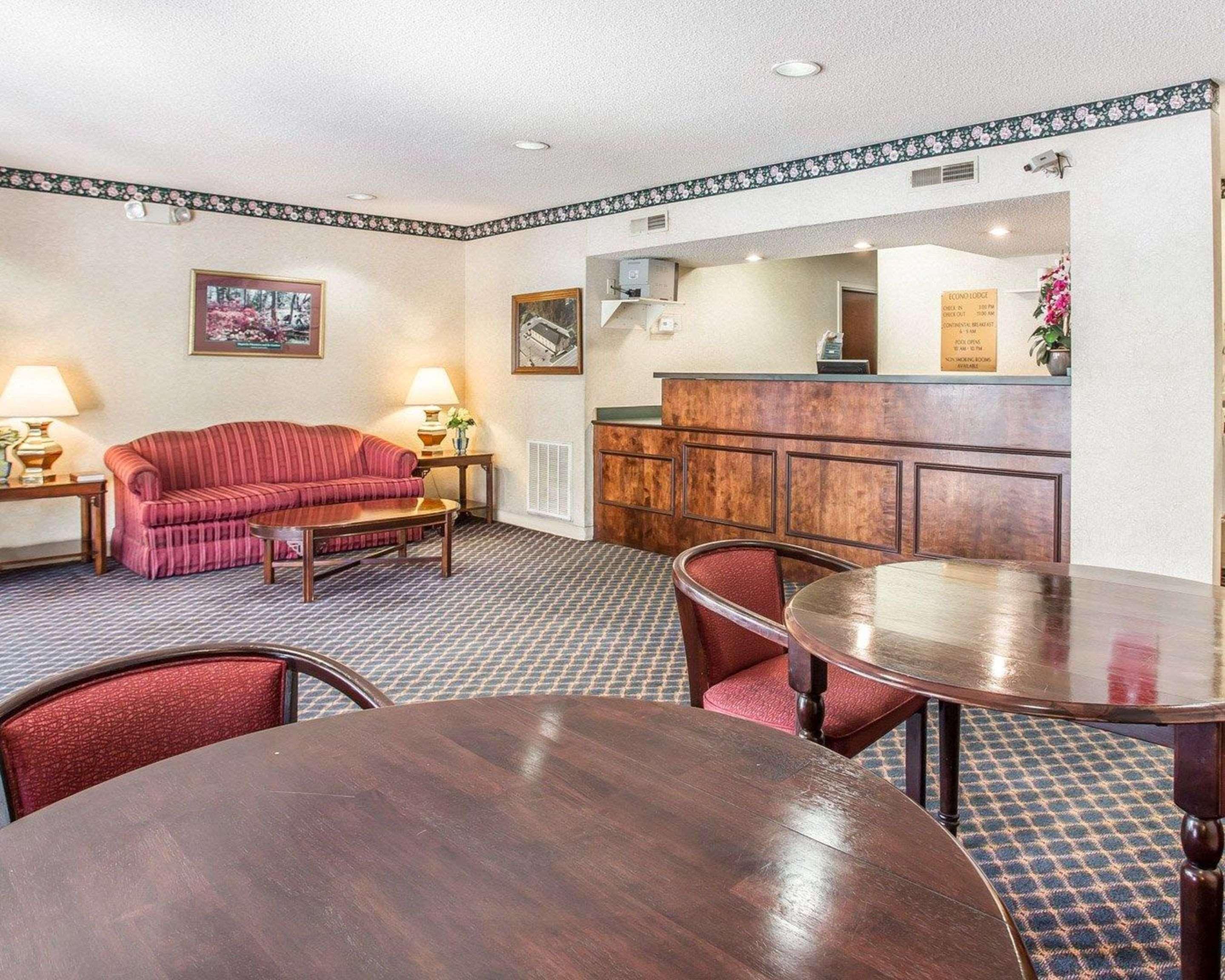 Econo Lodge St. Stephen Exterior photo